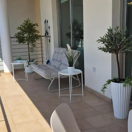 דירה Zorzis Court 5 *